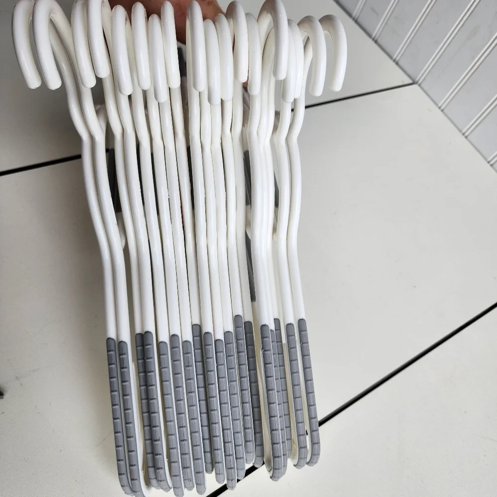 18 Pcs Slim Non Slip Hangers - Space Saving Hangers Clothes Lingerie Hooks White